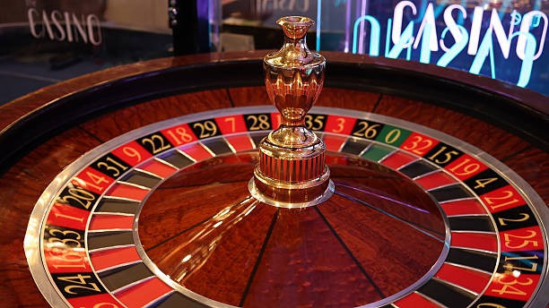 Studio Free Bet Blackjack indovoice dengan dealer profesional dan tampilan kartu HD